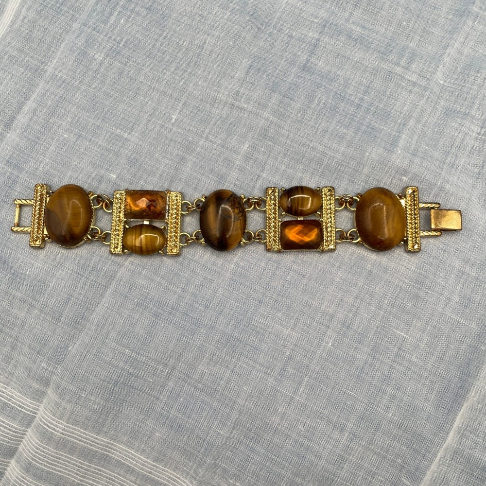 Monet Gold Tone Tigers Eye Women 7.5" Link Bracelet